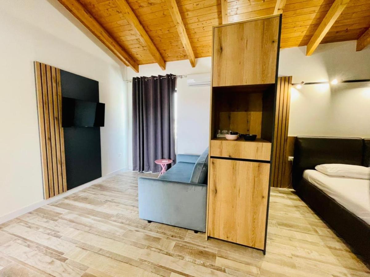 Adriatik Hotel Vlorë 외부 사진